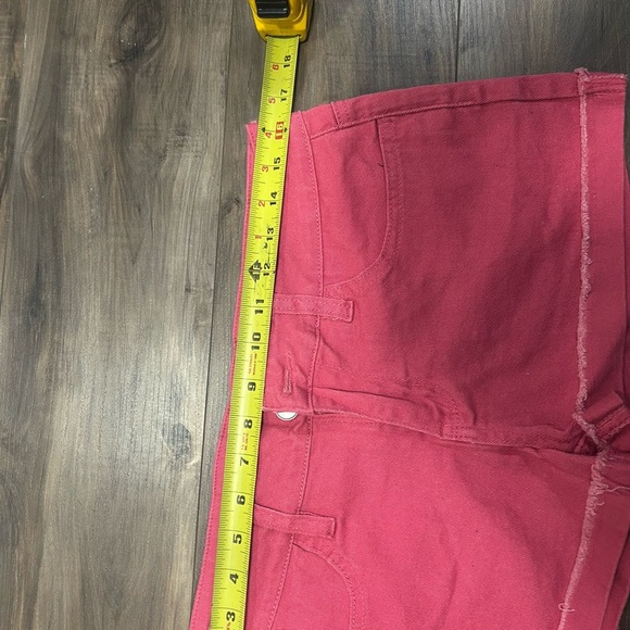 💗Pink Micro Shorts with Flat Front Design - Picture 2 of 4